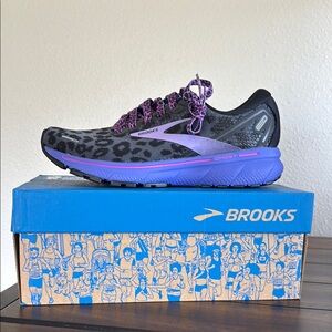 Brooks Women's Athletic Shoes - Black and Purple
